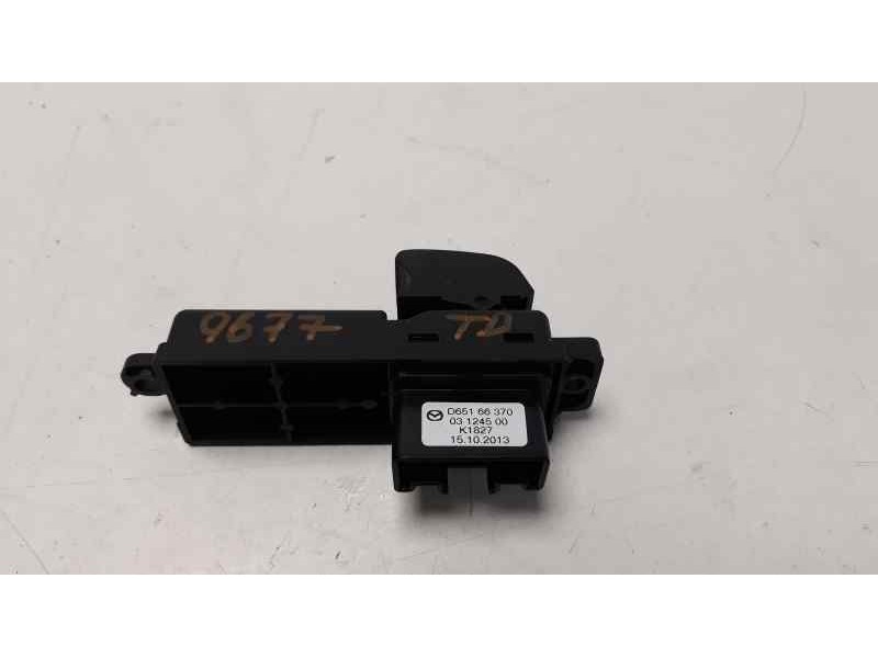 Recambio de mando elevalunas trasero derecho para mazda 2 lim. (de) 1.3 style (5-ptas.) (55kw) referencia OEM IAM D65166370  