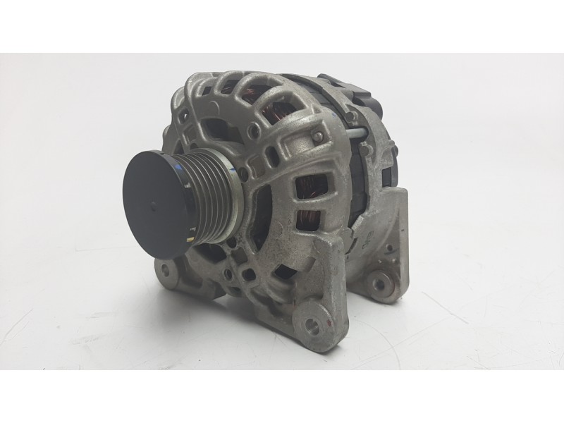 Recambio de alternador para dacia sandero 0.9 tce cat referencia OEM IAM 231002854R ALF070501HQ 