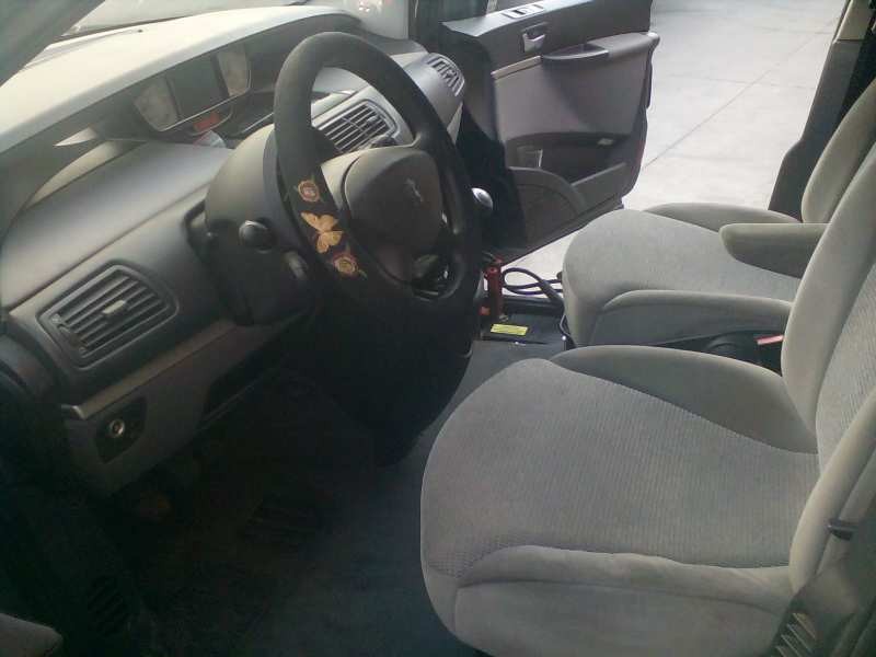 peugeot 807 del año 2005