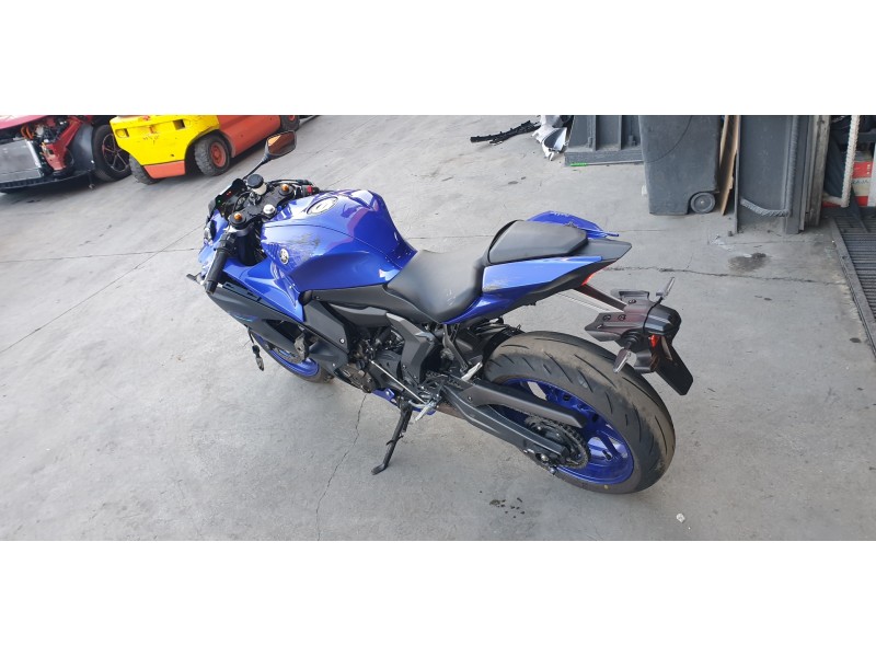 yamaha yzf-r 7 del año 2023