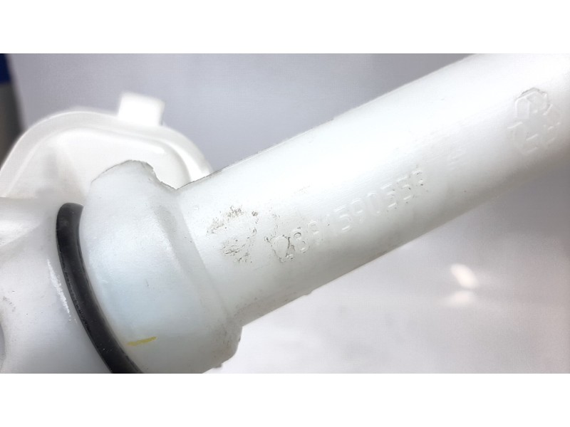Recambio de deposito limpia para renault clio v intens referencia OEM IAM 289103103R  
