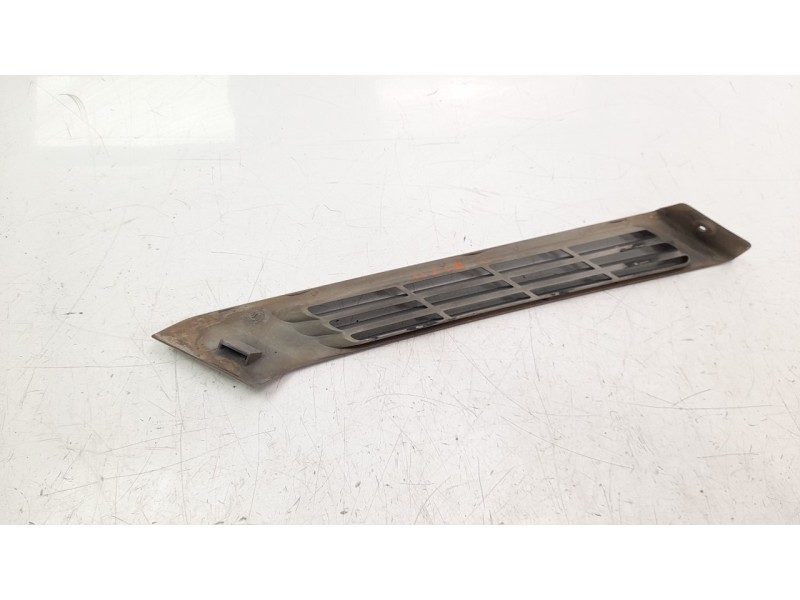 Recambio de moldura para mercedes-benz clase c (w201) berlina 2.0 cat referencia OEM IAM A2016980289  