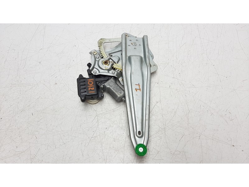 Recambio de elevalunas trasero izquierdo para toyota auris hybrid active referencia OEM IAM 8570102010  