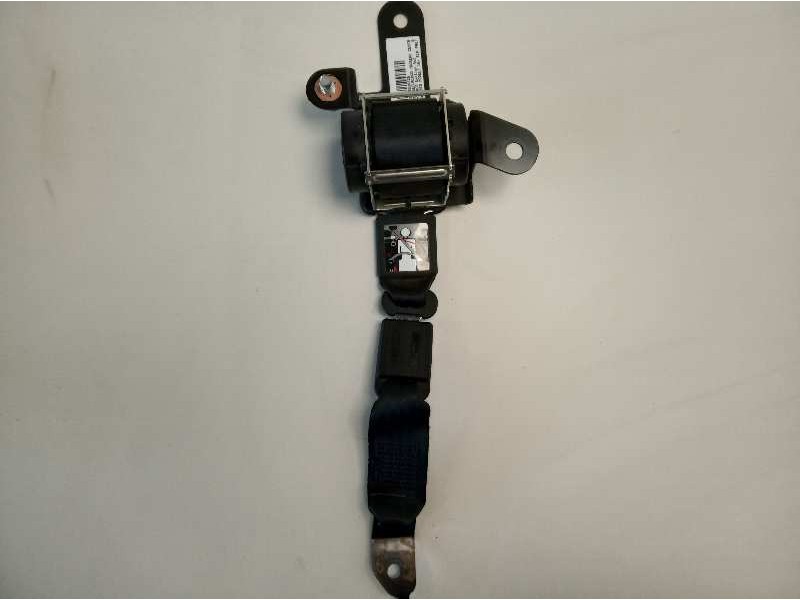 Recambio de cinturon seguridad trasero central para kia sportage emotion 4x2 referencia OEM IAM 898203W000ED  