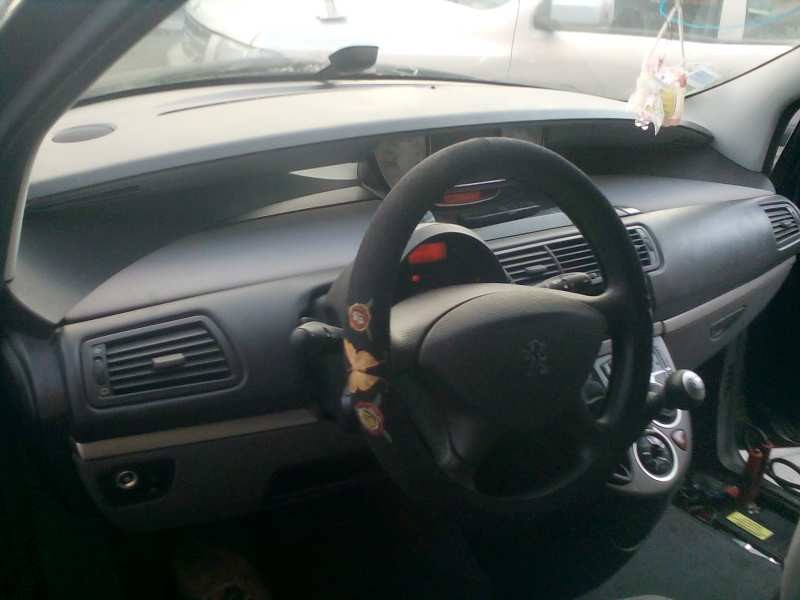 peugeot 807 del año 2005