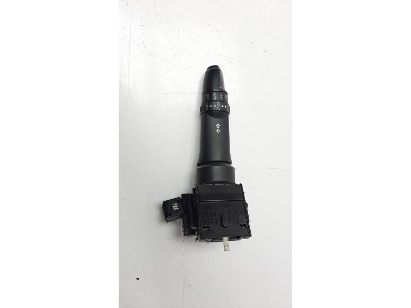 Recambio de mando intermitentes para mitsubishi l 200 2.4 di-d cat referencia OEM IAM 17G688  