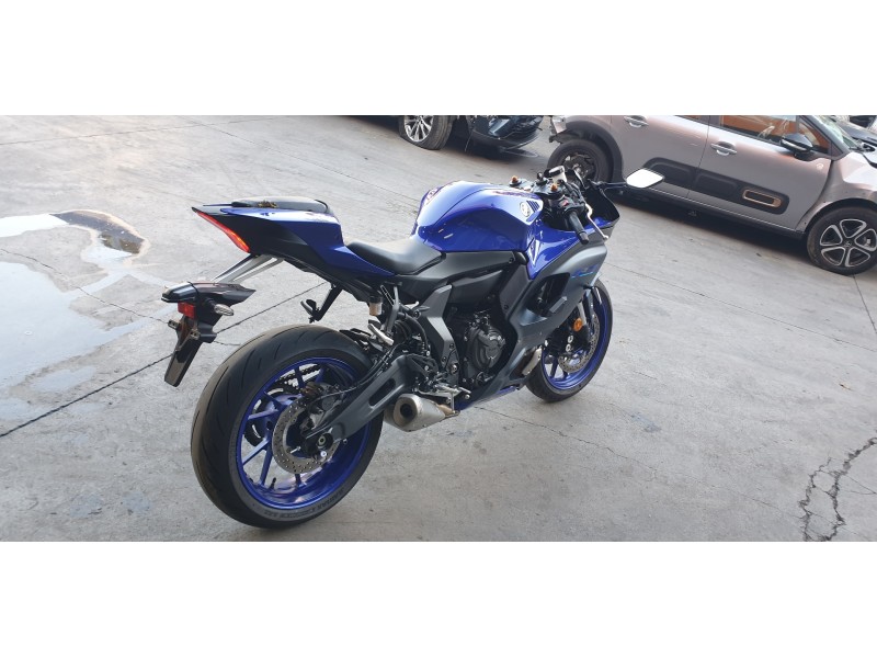 yamaha yzf-r 7 del año 2023