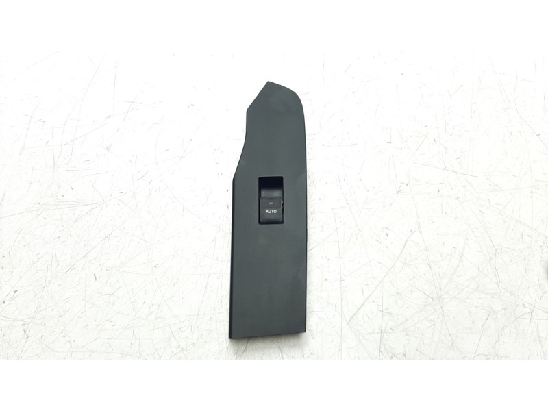 Recambio de mando elevalunas delantero derecho para toyota auris hybrid active referencia OEM IAM 7423102D50 IAF810068HQ EWSTY00