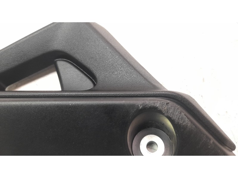 Recambio de moldura para yamaha mt -07 referencia OEM IAM BAT21731  