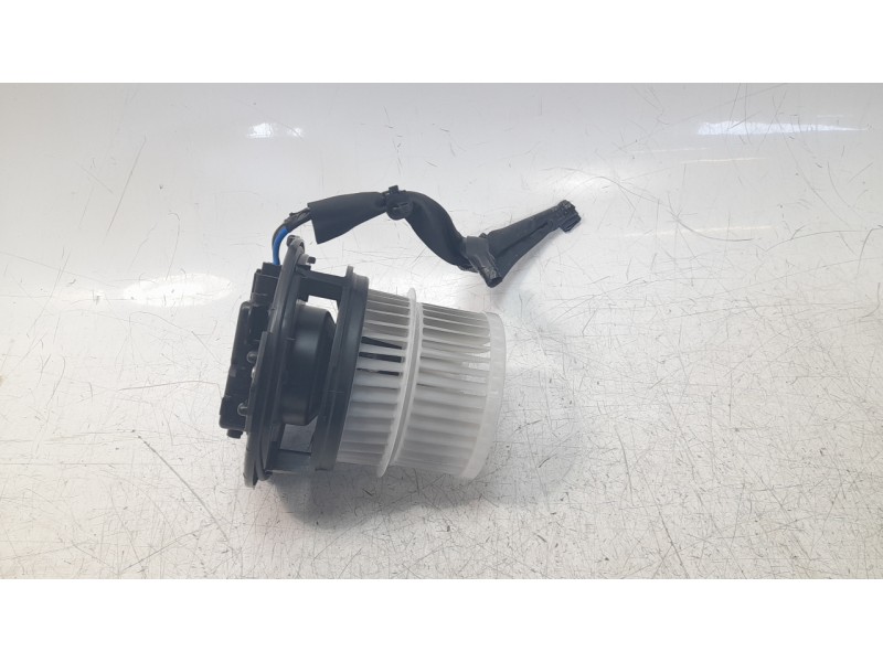 Recambio de ventilador calefaccion para toyota c-hr hybrid gr sport referencia OEM IAM 87103F4020  