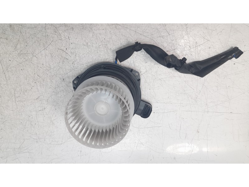 Recambio de ventilador calefaccion para toyota c-hr hybrid gr sport referencia OEM IAM 87103F4020  
