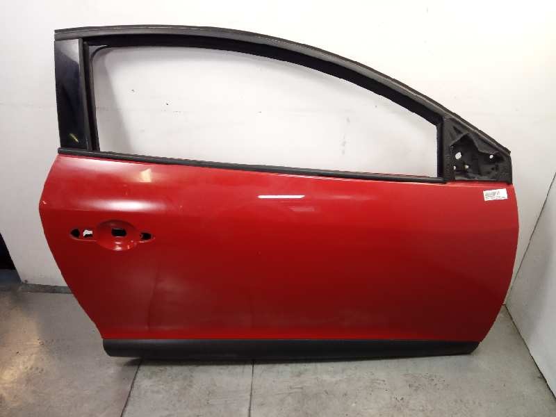 Recambio de puerta delantera derecha para renault megane iii coupe dynamique referencia OEM IAM 801002508R  