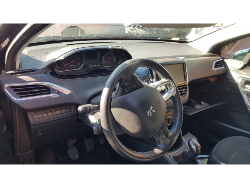 peugeot 208 del año 2015