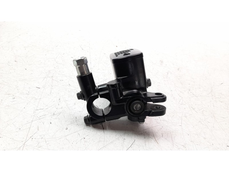 Recambio de bomba freno para yamaha x-max 125 referencia OEM IAM BKAF58700000  