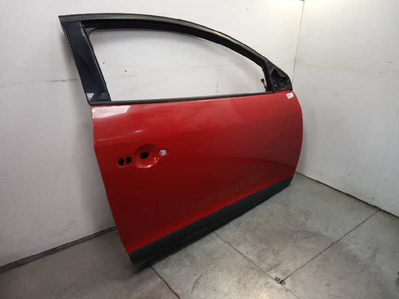 Recambio de puerta delantera derecha para renault megane iii coupe dynamique referencia OEM IAM 801002508R  
