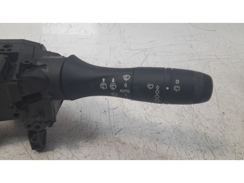 Recambio de mando multifuncion para dacia duster ii anniversary referencia OEM IAM 255672098R  255678207R