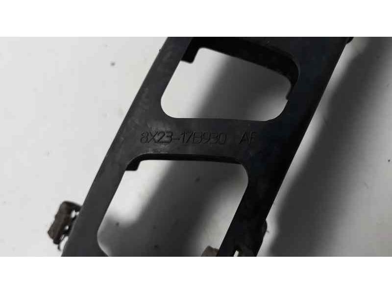 Recambio de molduras traseras para jaguar xf 3.0 v6 diesel premium luxury referencia OEM IAM 8X2317B930AF  