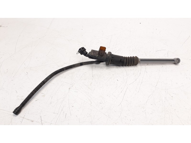 Recambio de bombin embrague para peugeot 2008 (--.2013) 1.2 12v e-thp referencia OEM IAM 9812924680  