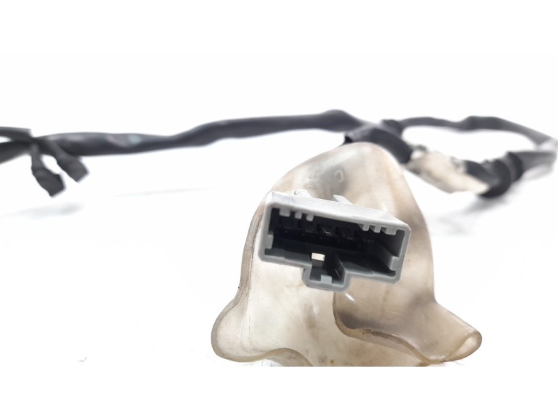 Recambio de piña luces derecha para honda cb 650r cb 650r referencia OEM IAM 35130MKND11  