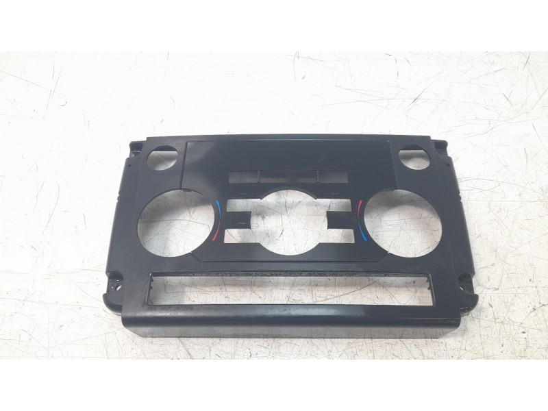Recambio de moldura para land rover discovery sport 2.0 td4 cat referencia OEM IAM   