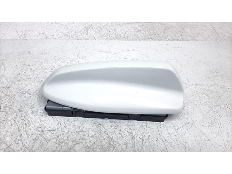 Recambio de antena para volvo v60 familiar 2.0 diesel cat referencia OEM IAM 31438104  
