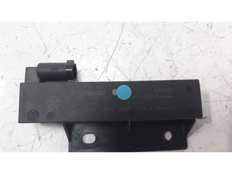 Recambio de antena para jeep renegade 1.6 m-jet cat referencia OEM IAM 2840864100300 032AA03821 