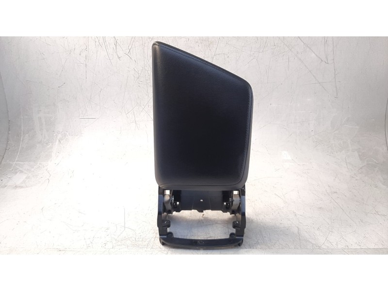 Recambio de apoyabrazos central para volvo v60 familiar 2.0 diesel cat referencia OEM IAM 31469700  