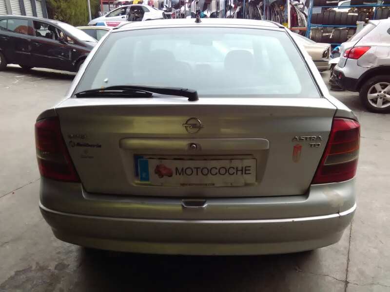 opel astra g berlina del año 1999