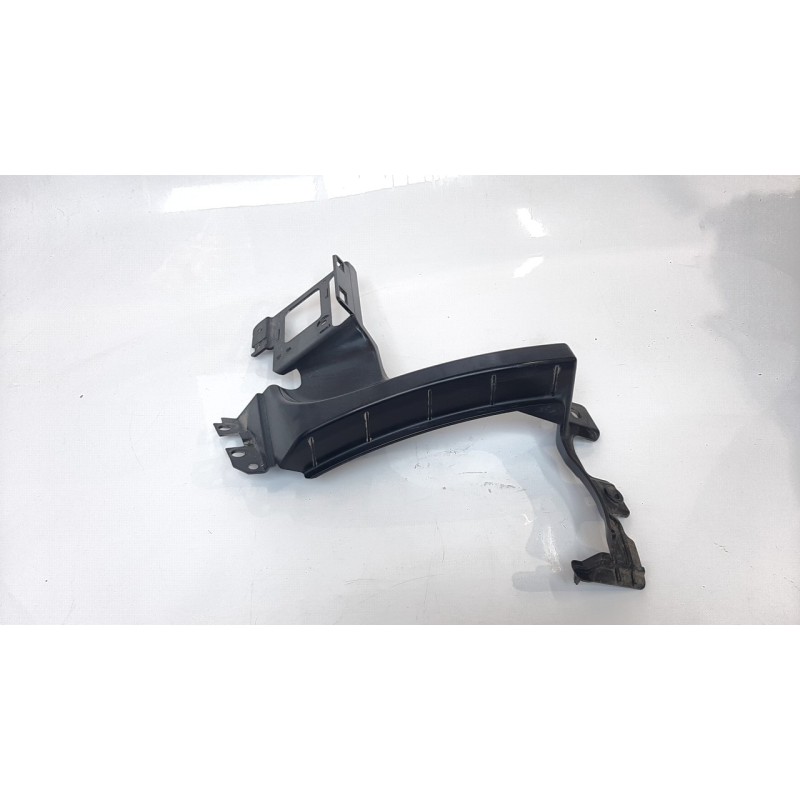 Recambio de soporte paragolpes trasero para land rover evoque 2.2 sd4 cat referencia OEM IAM BJ3217E800A  