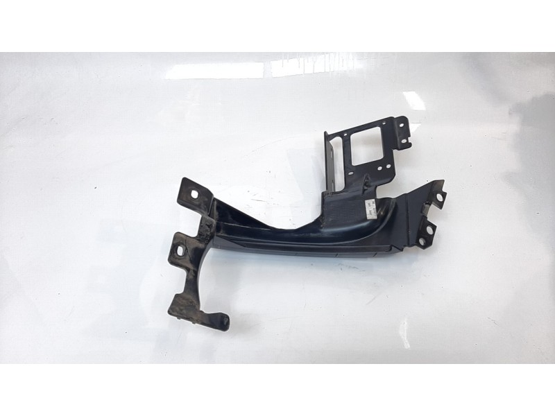 Recambio de soporte paragolpes trasero para land rover evoque 2.2 sd4 cat referencia OEM IAM BJ3217E800A  
