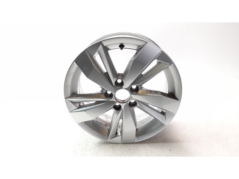 Recambio de llanta para volkswagen polo referencia OEM IAM 2G0601025N  