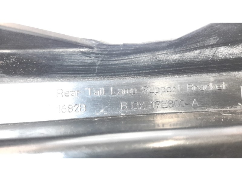 Recambio de soporte paragolpes trasero para land rover evoque 2.2 sd4 cat referencia OEM IAM BJ3217E800A  