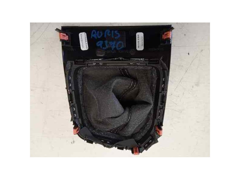Recambio de moldura para toyota auris 1.2 16v turbo cat referencia OEM IAM   