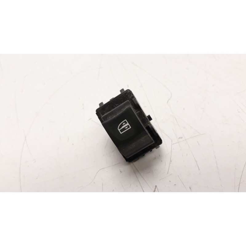 Recambio de mando elevalunas delantero derecho para renault megane iv berlina 5p 1.5 dci diesel fap energy referencia OEM IAM 25
