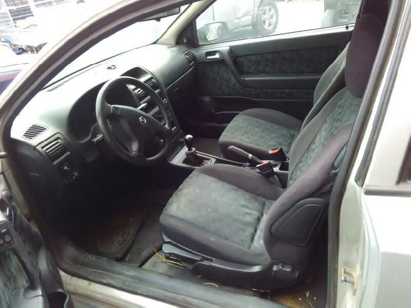 opel astra g berlina del año 1999