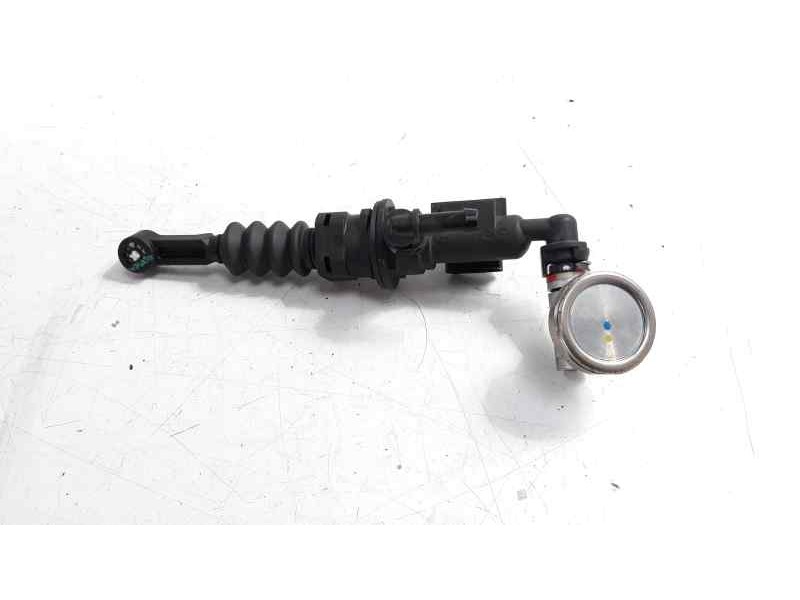 Recambio de bombin embrague para hyundai i30 (pd) n referencia OEM IAM 41600G3100  