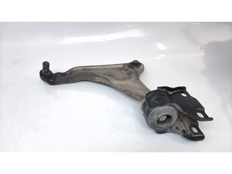 Recambio de brazo suspension inferior delantero izquierdo para land rover evoque 2.2 sd4 cat referencia OEM IAM BJ323A053  