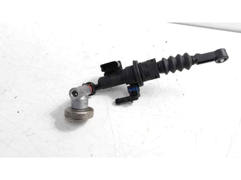 Recambio de bombin embrague para hyundai i30 (pd) n referencia OEM IAM 41600G3100  