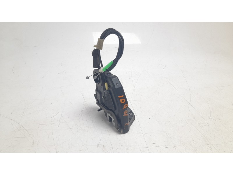 Recambio de cerradura puerta trasera derecha para toyota rav 4 referencia OEM IAM 6905033120  