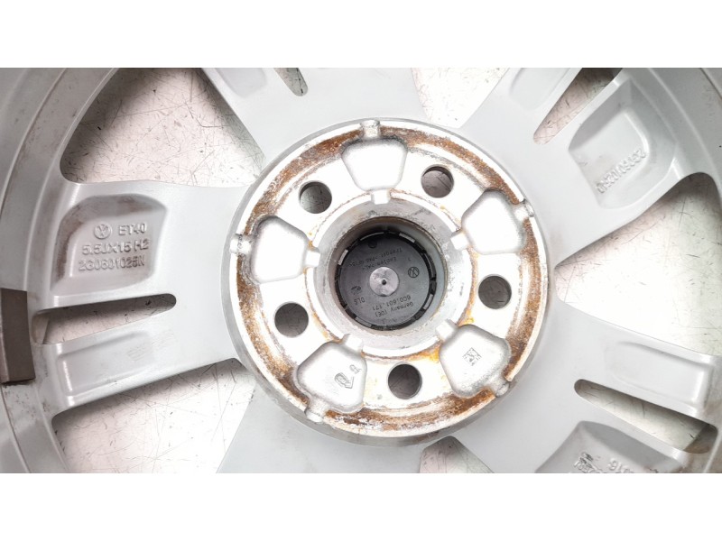 Recambio de llanta para volkswagen polo referencia OEM IAM 2G0601025N  