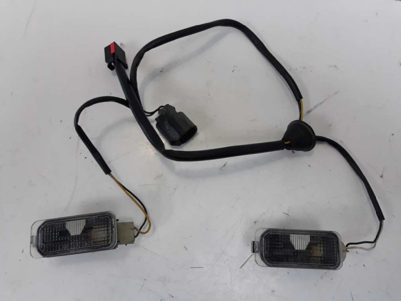 Recambio de piloto matricula para jaguar xf 3.0 v6 diesel premium luxury referencia OEM IAM 6M2A13550AC  