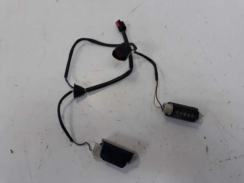 Recambio de piloto matricula para jaguar xf 3.0 v6 diesel premium luxury referencia OEM IAM 6M2A13550AC  
