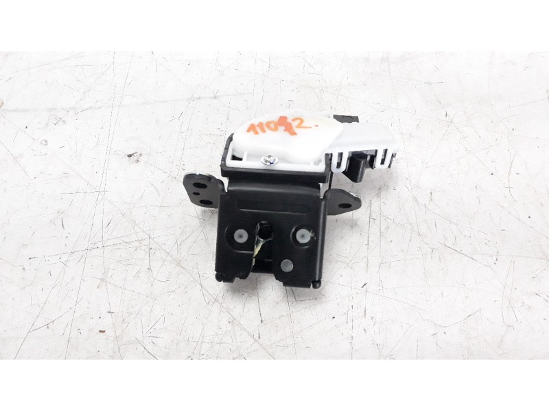 Recambio de cerradura maletero / porton para mazda 3 berlina (bp) referencia OEM IAM BDMT62310  