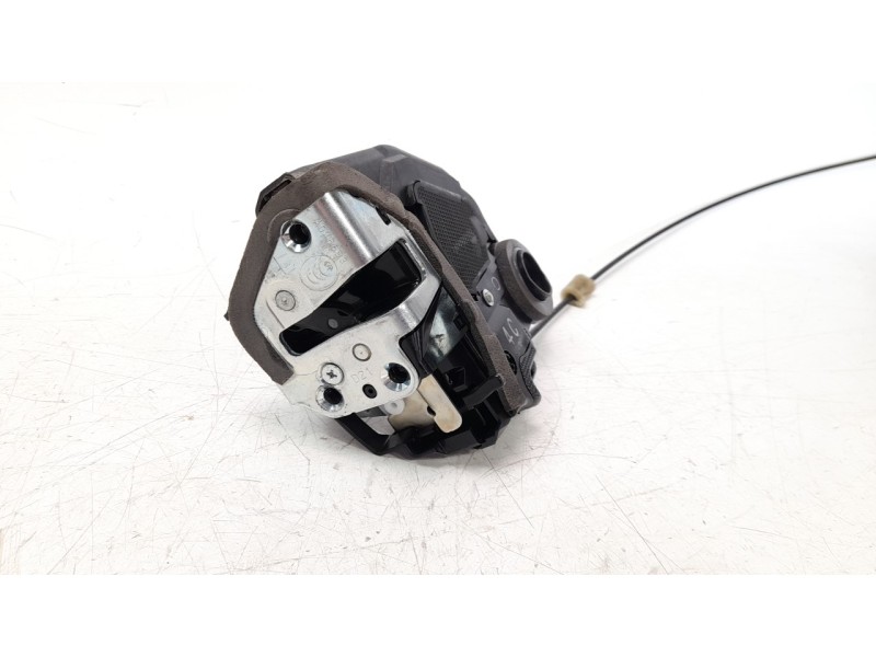 Recambio de cerradura puerta trasera izquierda para toyota rav 4 referencia OEM IAM 6906033120  