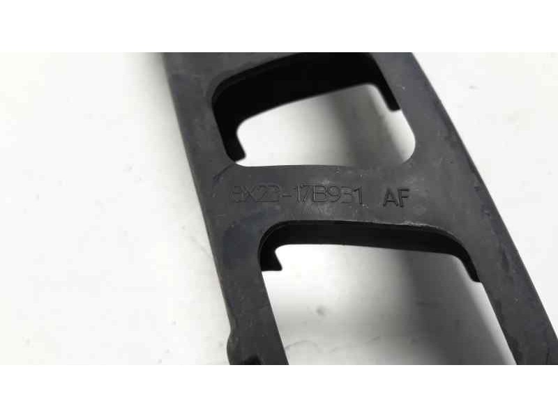 Recambio de molduras traseras para jaguar xf 3.0 v6 diesel premium luxury referencia OEM IAM 8X2317B931  