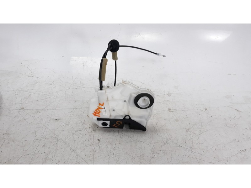 Recambio de cerradura puerta trasera derecha para mazda 3 berlina (bp) referencia OEM IAM BCJH107A115  