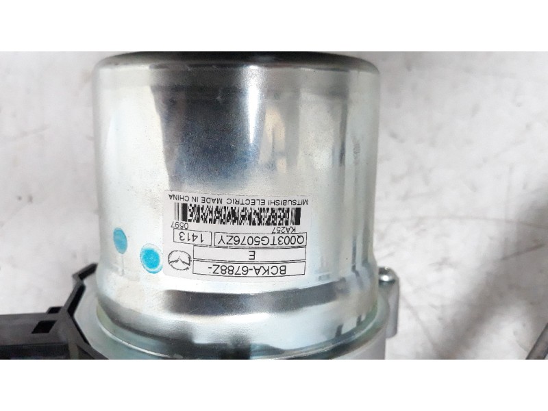 Recambio de columna direccion para mazda 3 berlina (bp) referencia OEM IAM BCWB32150C  