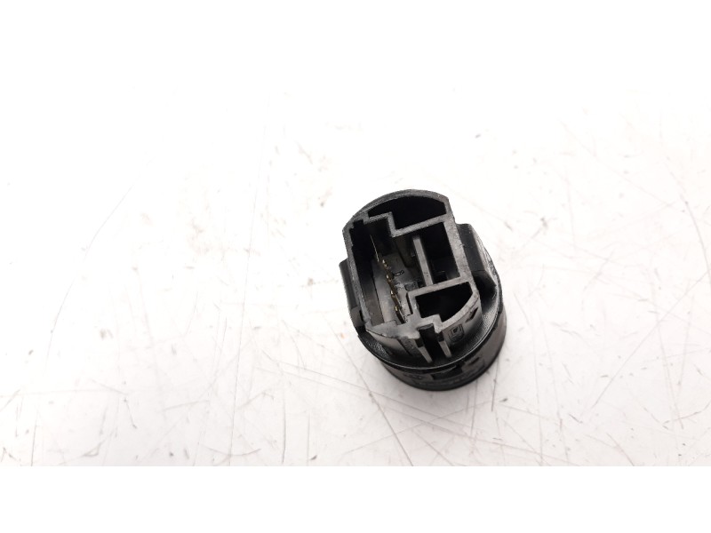 Recambio de interruptor para renault captur 0.9 energy referencia OEM IAM 503211R  