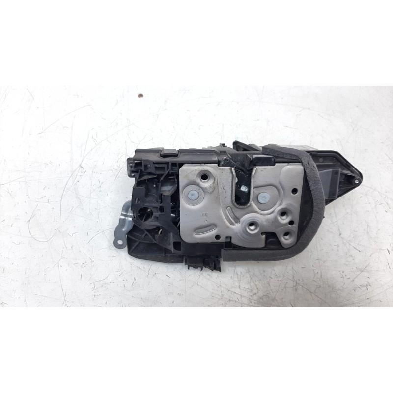 Recambio de cerradura puerta delantera derecha para volvo v60 familiar 2.0 diesel cat referencia OEM IAM 31440998  