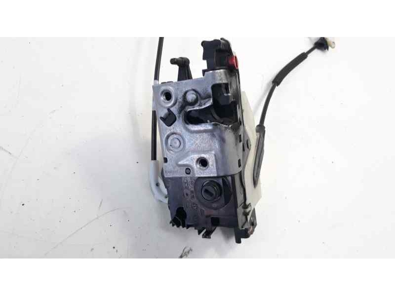 Recambio de cerradura puerta trasera izquierda para peugeot 208 referencia OEM IAM 9688080880  